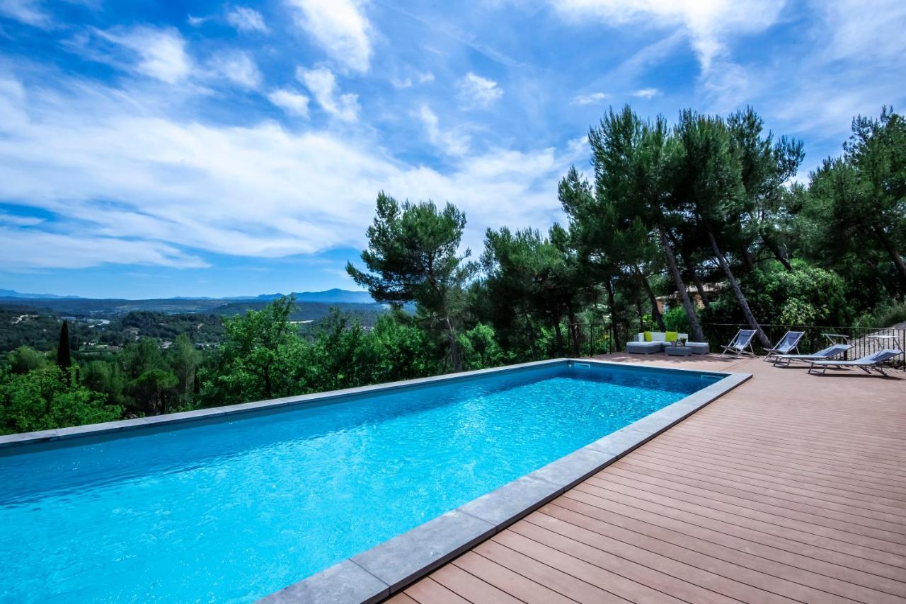 Villa Lumineuse Avec Piscine Clim 1Ere Etage Vue Panoramique Sur Les Montagnes Sur Le Site De La Sainte-Victoire Le Tholonet Exterior foto