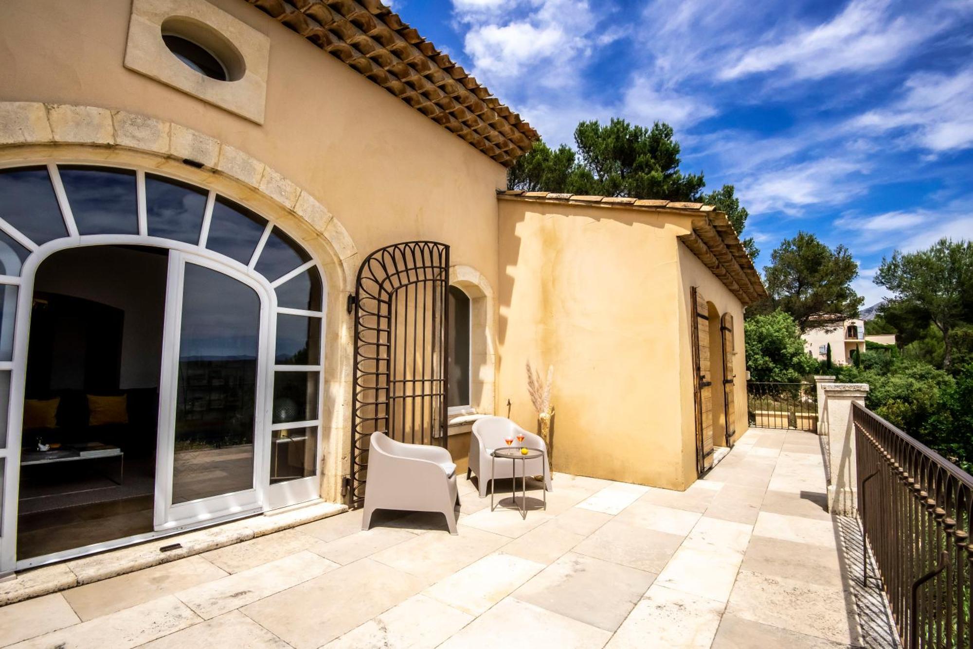 Villa Lumineuse Avec Piscine Clim 1Ere Etage Vue Panoramique Sur Les Montagnes Sur Le Site De La Sainte-Victoire Le Tholonet Exterior foto